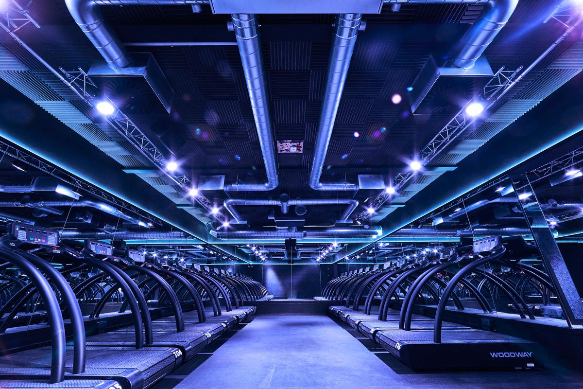 Victus Soul studio featuring Woodway treadmills and fitbenches for HIIT workouts