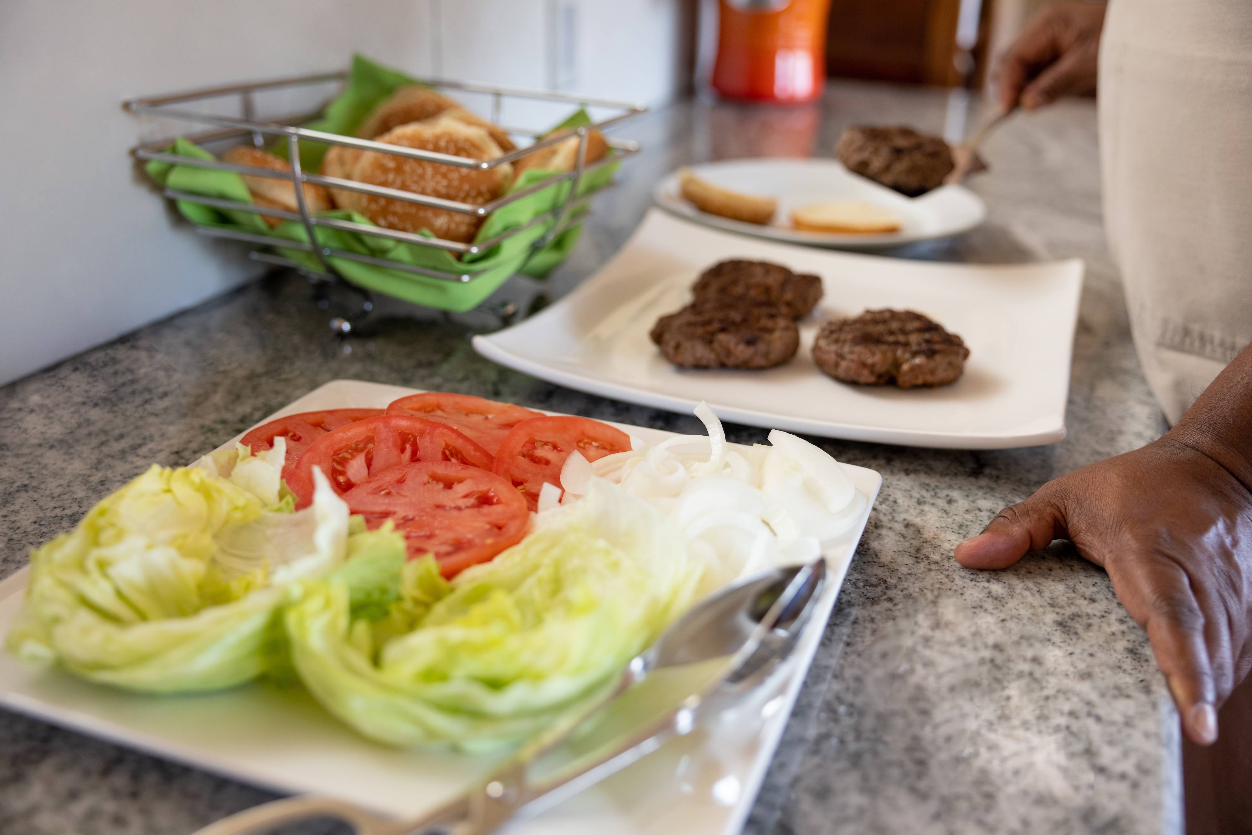 E. Coli Symptoms: McDonald's Outbreak Risks & Signs