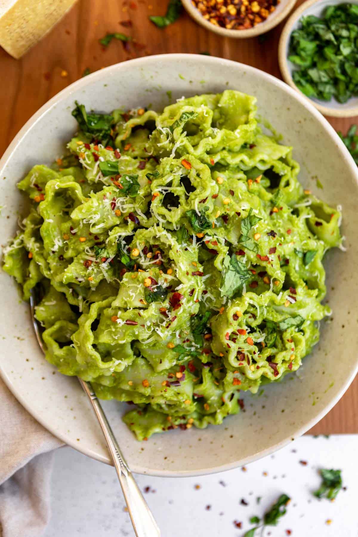 Healthy Cashew Avocado Pesto Pasta Recipe